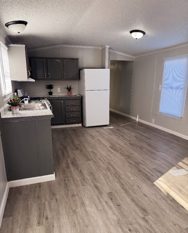 Photo - 2552 Smith Ave