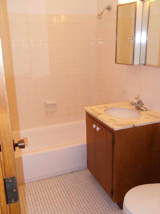 Bathroom - 11th on Campus