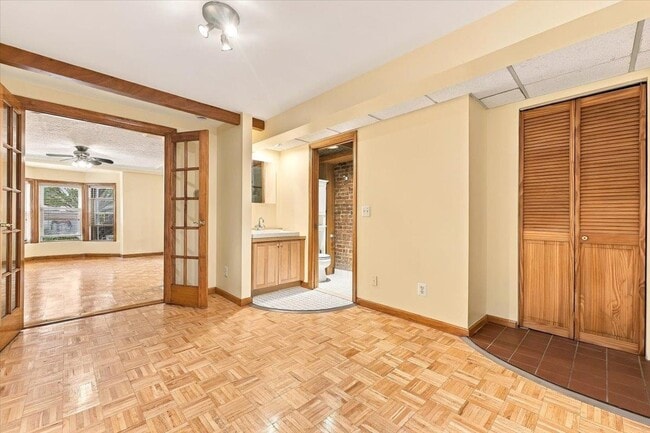 373 Webster Ave Unit 1