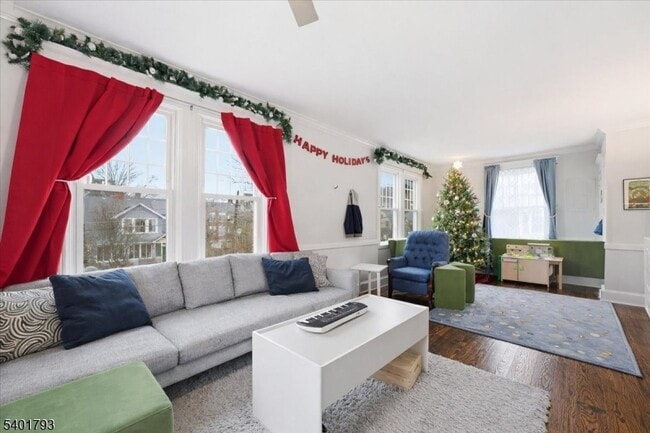 Photo - 103 Early St