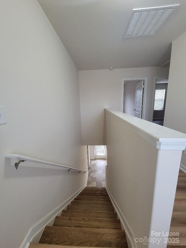 Photo - 5823 Hewitt Dr