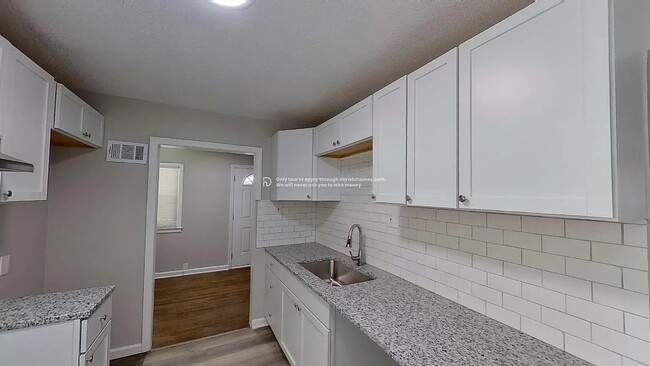 Photo - 4425 S Cottage Ave