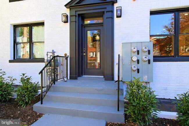 Photo - 1313 Orren St NE