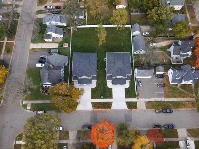 Photo - 614 6th St NW