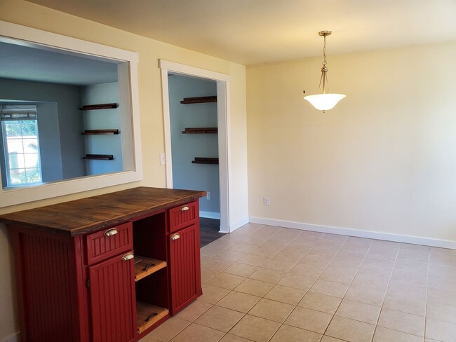 Photo - 3 Bedroom Home With Fenced Yard