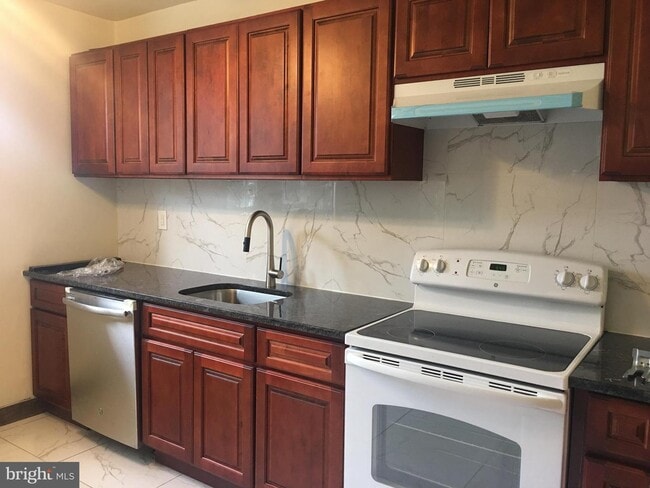 Photo - 5621 N 20th St