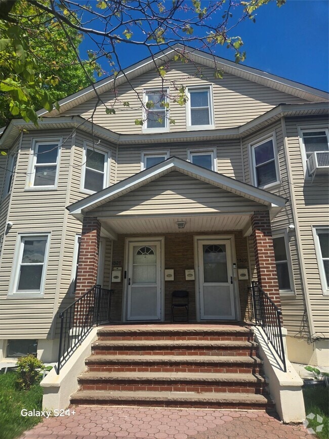 Building Photo - 45-27 Clearview Expy Rental
