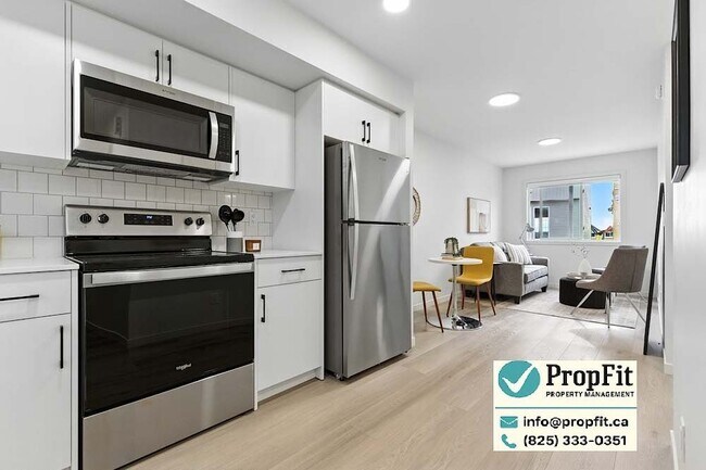 Photo - 7344 Klapstein Cres SW