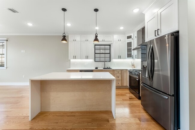 Photo - 230 Griffith St