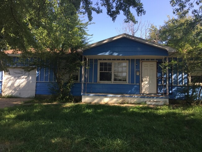 Building Photo - 3 bdrm Rental