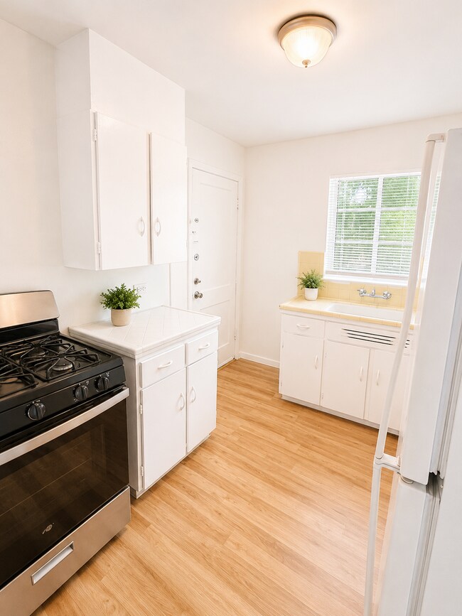 Photo - Bright and Spacious 1-Bedroom Near St. Mary’s and Woodlawn Lake Unit 2345 - 04