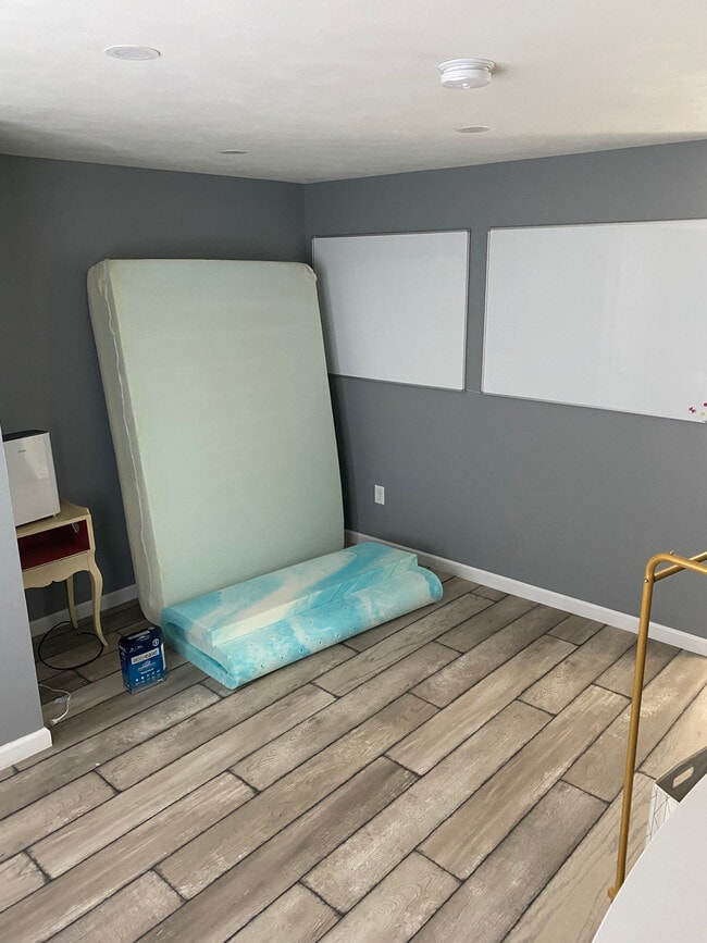 Photo - 106 N Main St