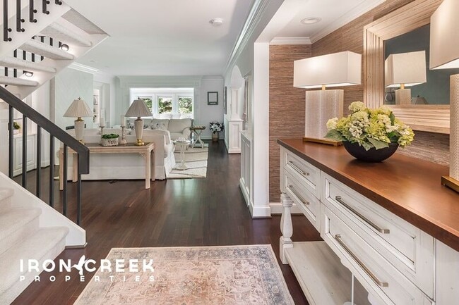 Photo - 515 Crowfields Ln
