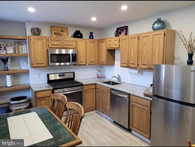 Photo - 1037 Shackamaxon St