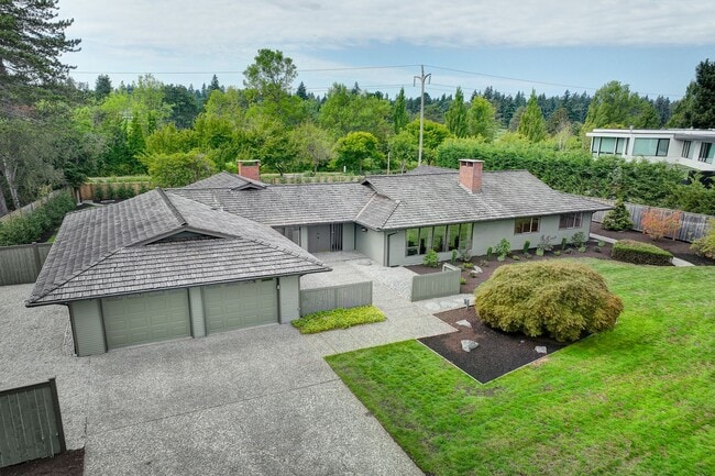 Photo - 4bd/2.5ba Clyde Hill Home