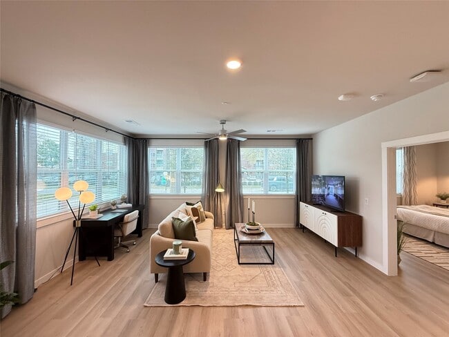 Building Photo - 3409 Brinkman St Unit B3.2205