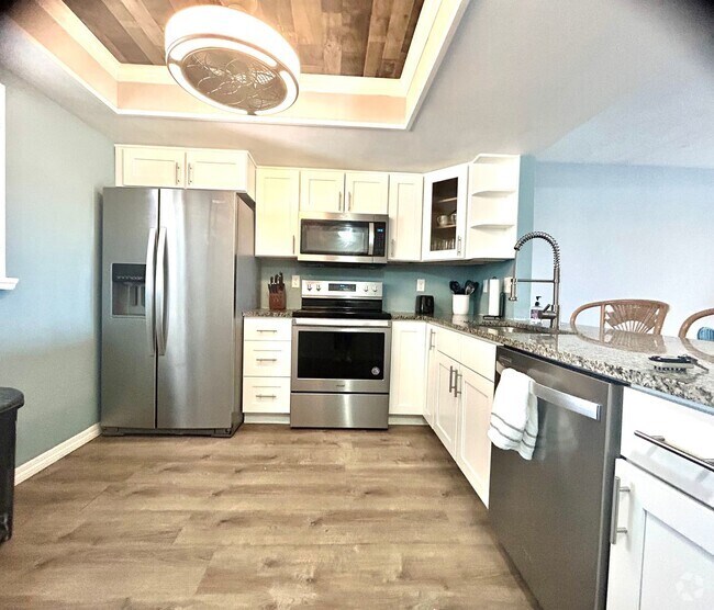 Building Photo - 2/2 Beautifully Remodeled, Furnished, With... Rental