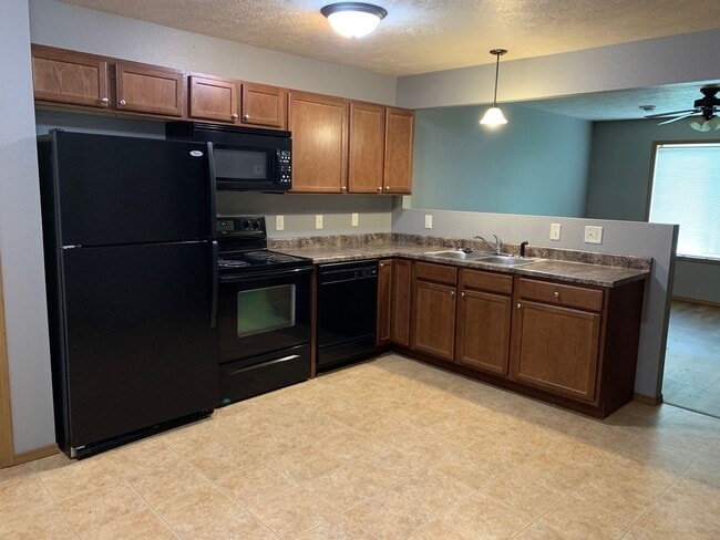 Building Photo - 335 Arianna Pl Unit #4
