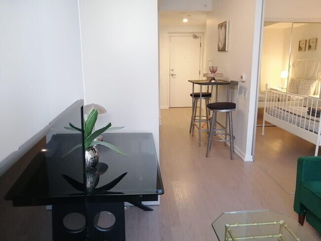Photo - 101 Peter St Unit FL10-ID1347731P