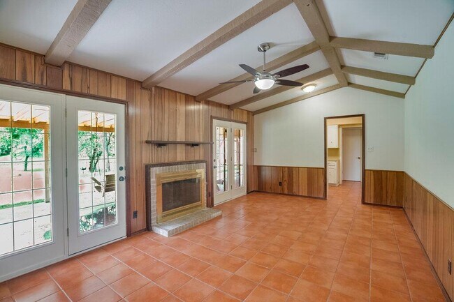 Photo - 506 E Palm Valley Blvd