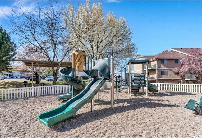Photo - 1202 W 1420 N Unidad 1