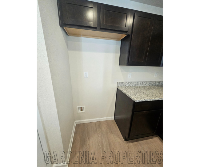 Photo - 1115 E 5th St