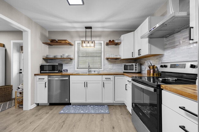 Photo - Jack and Shelby Taylor Casa