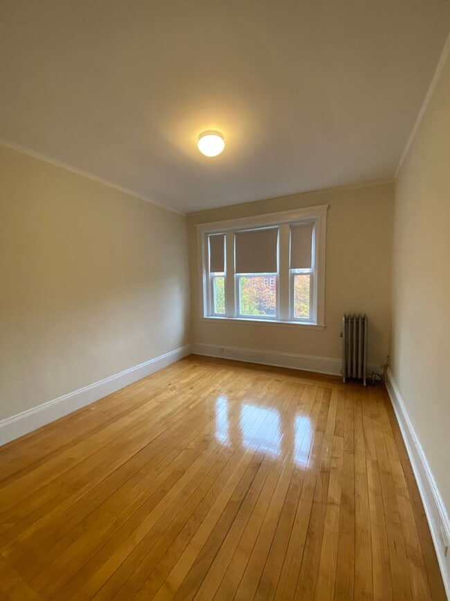 Photo - 1826 Beacon St