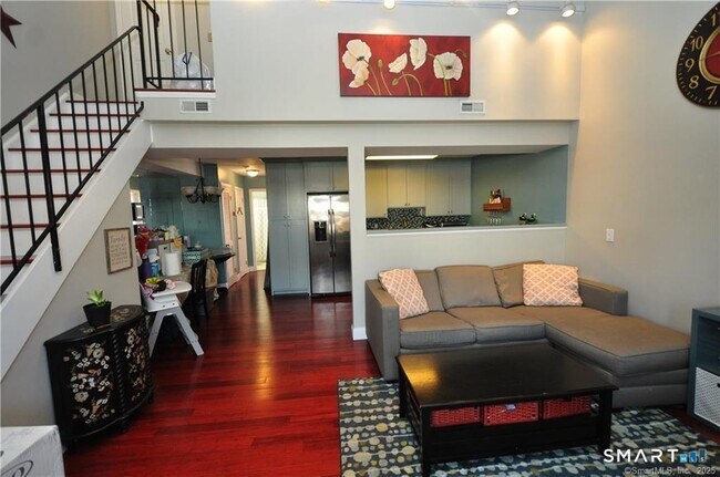 Building Photo - 50 Stuart Ave Unit 11