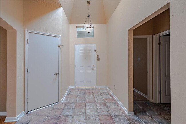 Photo - 27 Troon Dr