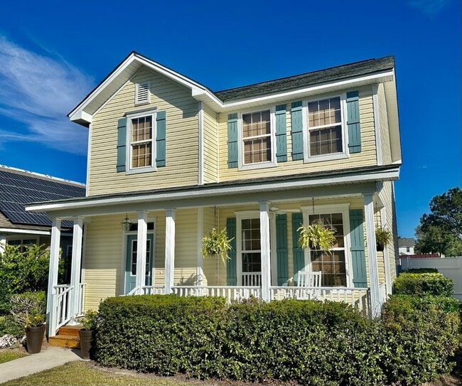 Building Photo - 44 Red Cedar St