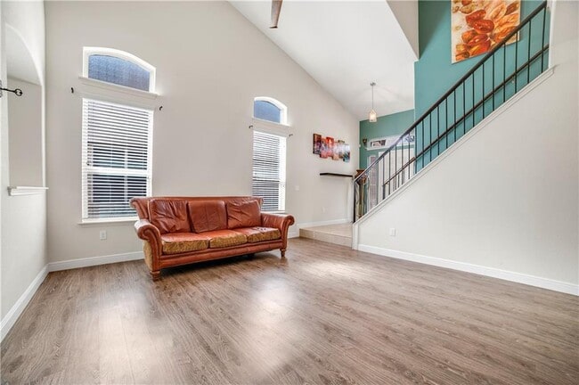 Photo - 308 Potters Peak Way