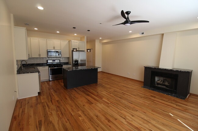 Photo - 2054 W Division St Unit 2