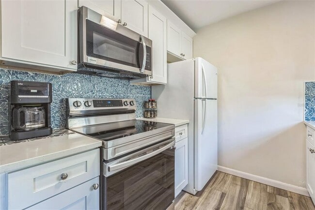 Photo - 460 15th Ave N