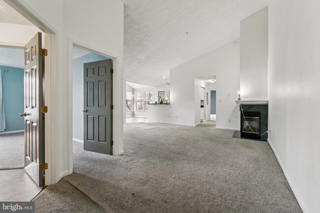 Building Photo - 2444 Blue Spring Ct Unit 303