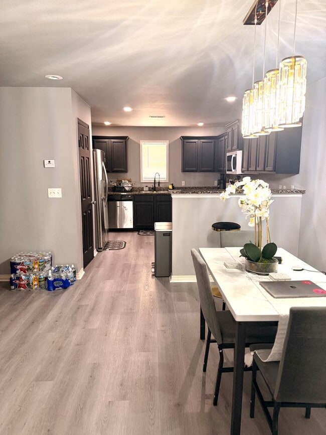 Photo - Spacious Townhome, Close to Fort Riley!