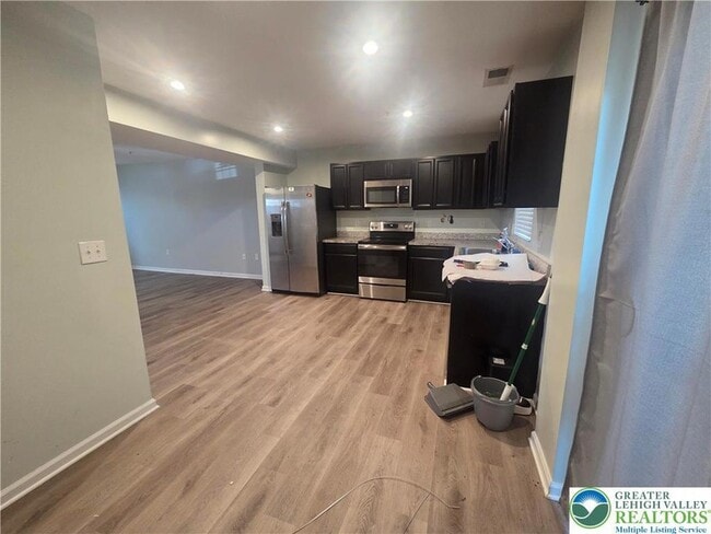 Photo - 2500 Alex Rd