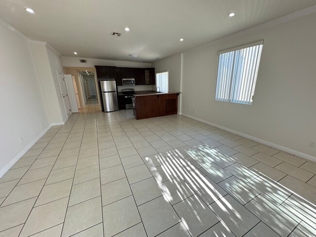 6714 Balboa Blvd Unit 1