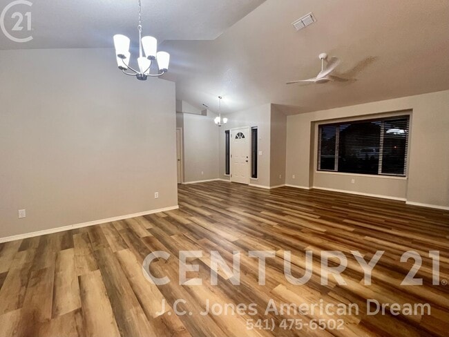 Photo - Single Family Home Located in Cul-de-sac