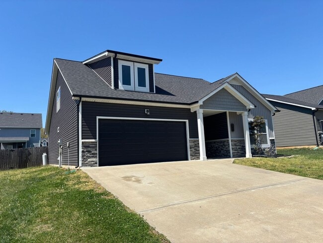 Photo - Spacious 4 Bedroom Home in Sango