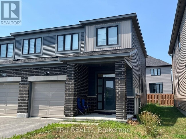 Photo - 919 Athenry Ct