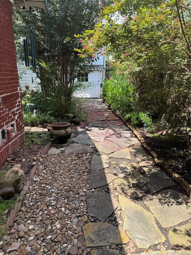 Photo - 1634 Branard St