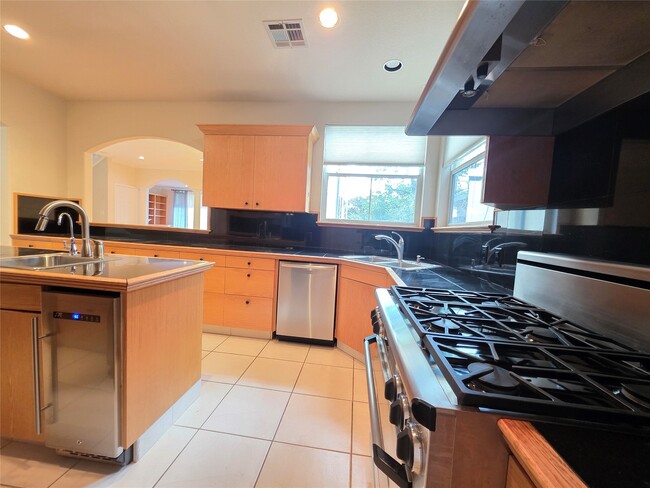 Photo - 9260 Deepwater Dr