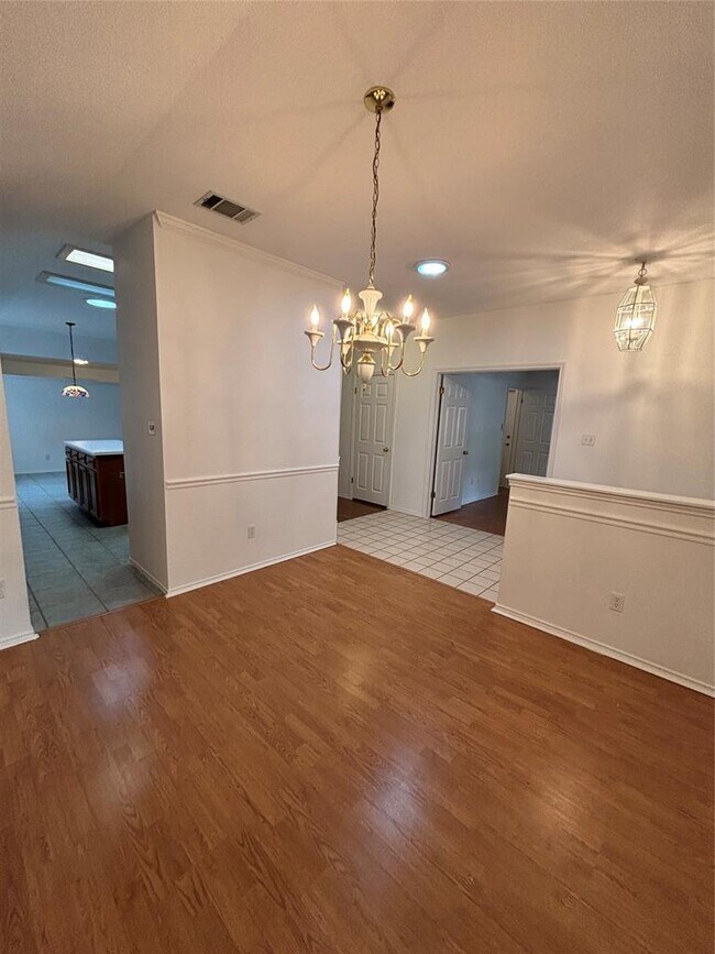 Photo - 1300 Leah Ln