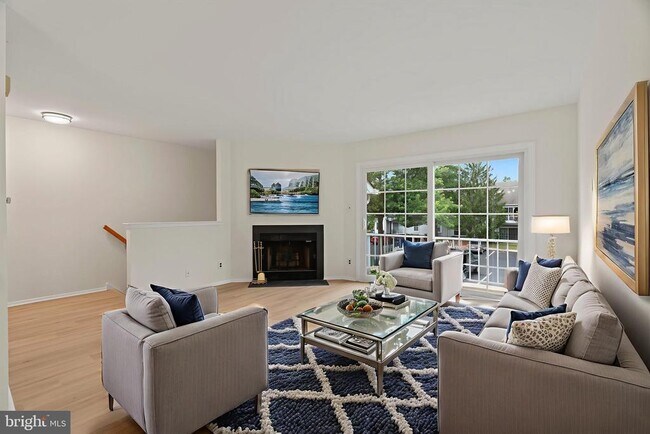 Photo - 330B Delancey Pl