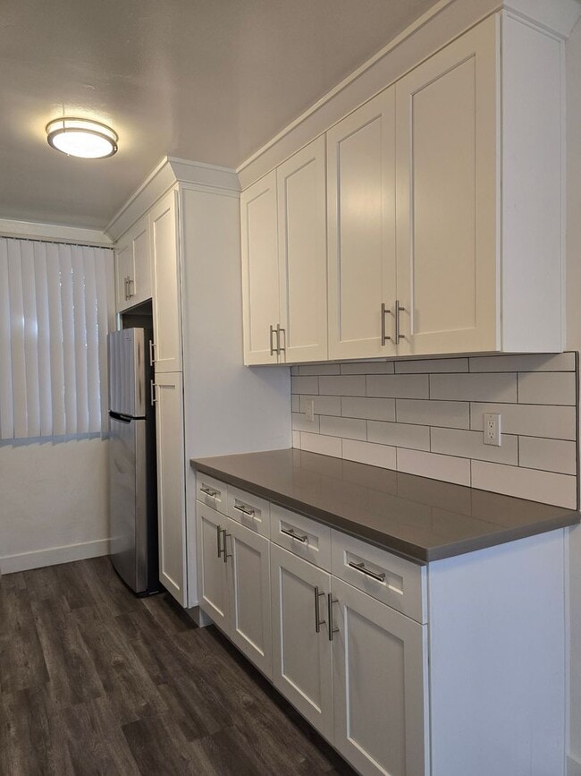 Building Photo - 3373 #6 Unit 08