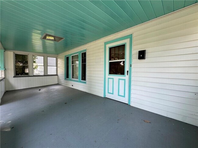 129 Oakwood Ave