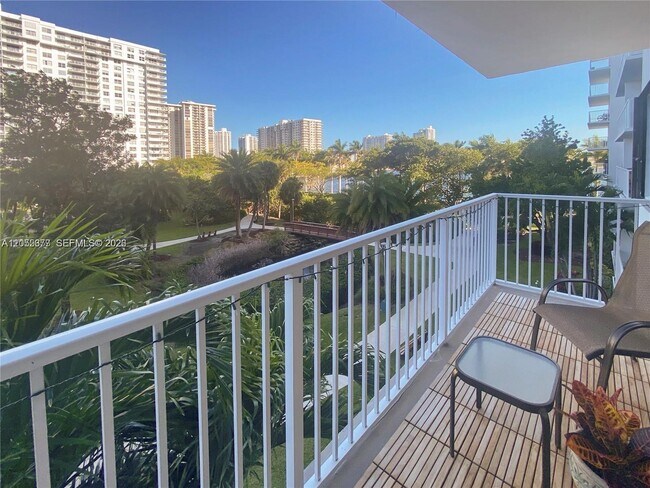 Photo - 2801 NE 183rd St Unit 310W