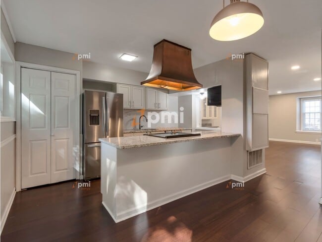 Photo - 3083 Colonial Way