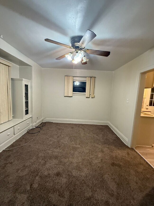 Photo - 3bd Single Lee/Harvard Vouchers Only